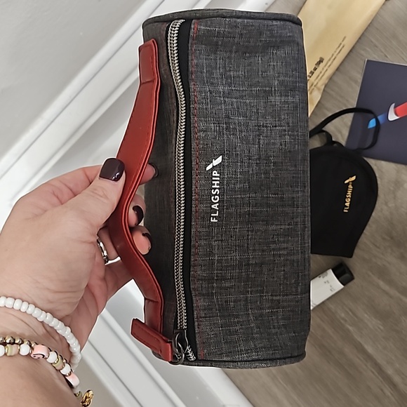 American Airlines Flagship Kit - Picture 2 of 5